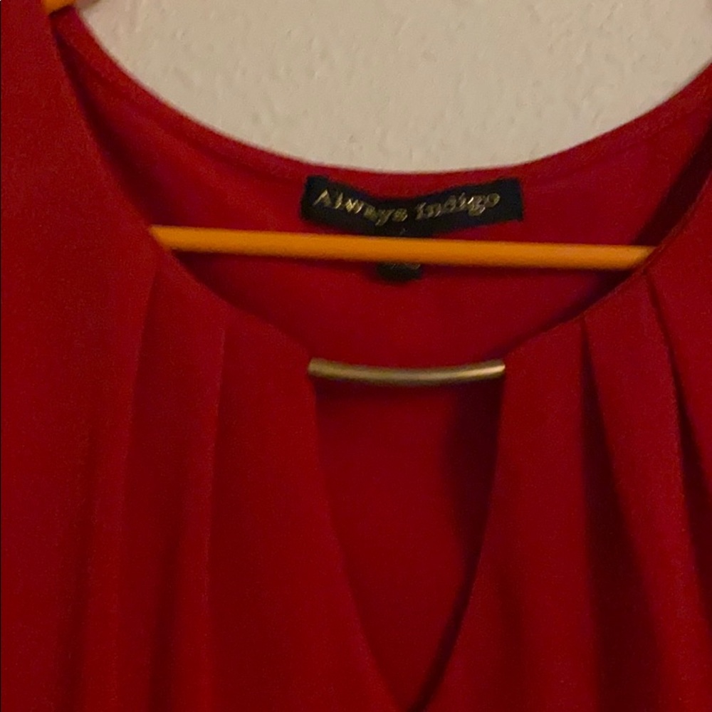 Red top - Picture 2 of 5